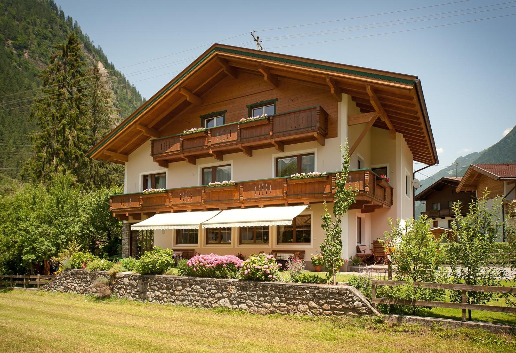 Leo Appartements Mayrhofen Buitenkant foto
